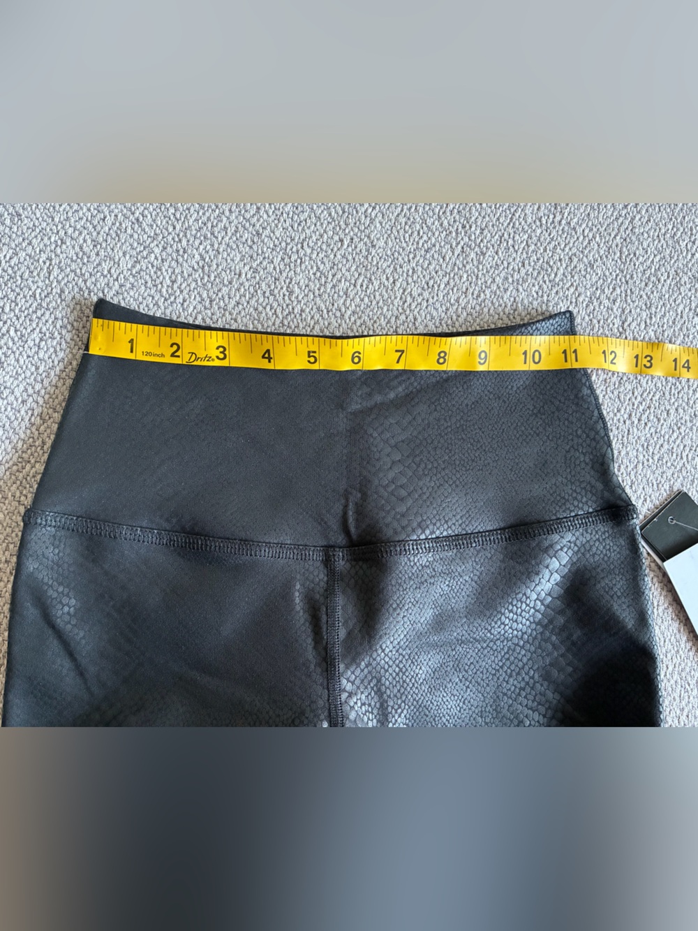 Beyond Yoga Black Snake Print High
Rise 7/8 Active Leggings XS NWT. - Picture 5 of 11